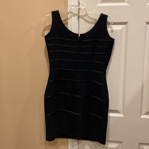 Ann Tjian for KENAR DRESS sleeveless square neck dress - Picture 2 of 3